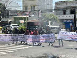 Ada Demo di Depan Kantor Gubernur Sulsel, Lalin di Urip Sumoharjo Tersendat