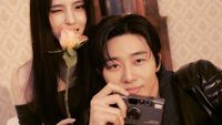 8 Gaya Han So Hee & Park Seo Joon Jadi Visual Couple, Diharapkan Pacaran