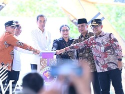 Jokowi Letakkan Batu Pertama Gedung II Kampus Gunadarma di Penyangga IKN