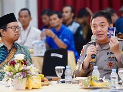 11 Ribu Polisi Dapat Buku Saku Netralitas dari Kapolda Riau, Ini Isinya