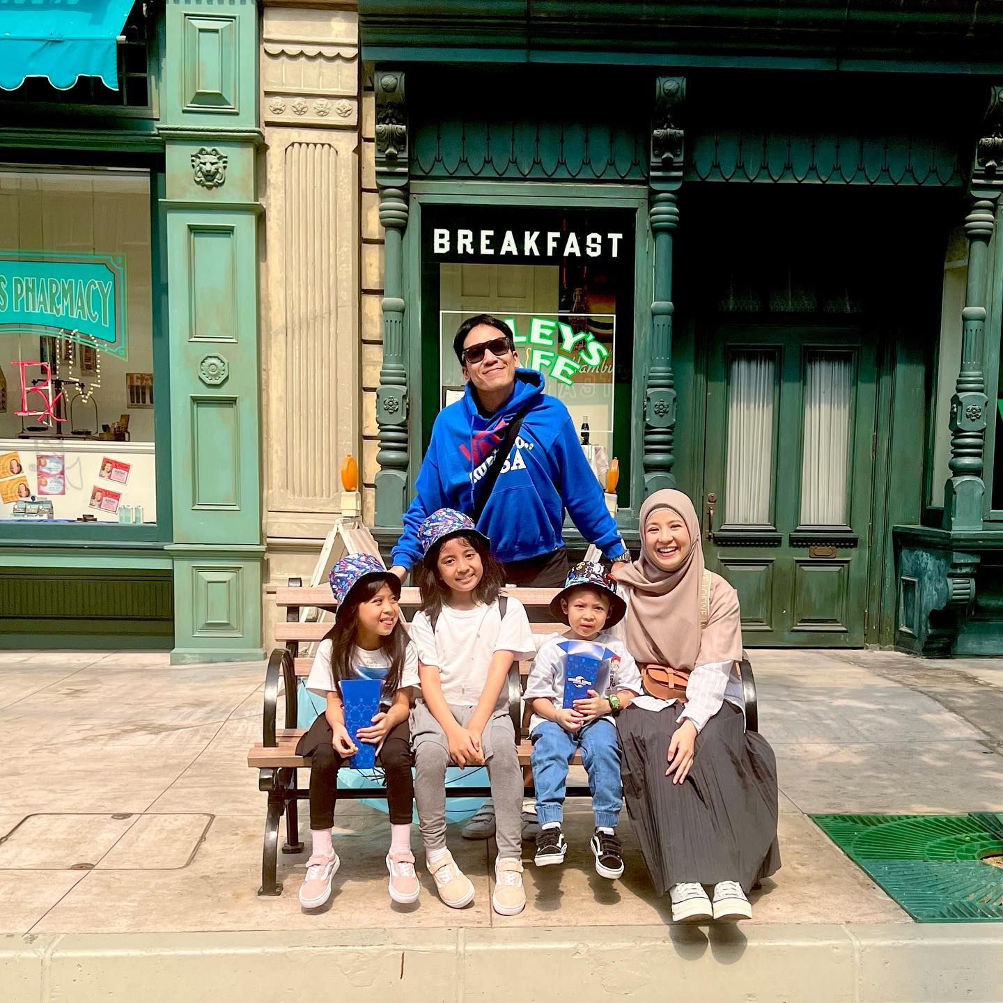 keluarga desta