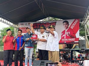 Bareng Sopir Truk, Kaesang Deklarasi Gerakan Nasional Stop Pungli Bareng Sopir Truk, Kaesang Deklarasi Gerakan Nasional Stop Pungli