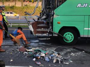 Sederet Fakta Kecelakaan Rombongan SMPN 1 Sentolo di Tol Karanganyar Sederet Fakta Kecelakaan Rombongan SMPN 1 Sentolo di Tol Karanganyar