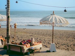 Terpopuler: Pesan Khusus buat Beach Club Raffi Ahmad-Ada Salju di Sentul