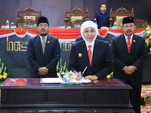 Istu Hari Subagio Jabat Pjs Wakil Ketua DPRD Jatim Gantikan Sahat Istu Hari Subagio Jabat Pjs Wakil Ketua DPRD Jatim Gantikan Sahat