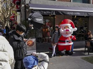Melihat Perayaan Natal di China Melihat Perayaan Natal di China