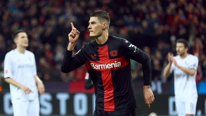 Soccer Football - Bundesliga - Bayer Leverkusen v VfL Bochum - BayArena, Leverkusen, Germany - December 20, 2023 Bayer Leverkusens Patrik Schick celebrates scoring their first goal REUTERS/Thilo Schmuelgen DFL REGULATIONS PROHIBIT ANY USE OF PHOTOGRAPHS AS IMAGE SEQUENCES AND/OR QUASI-VIDEO.