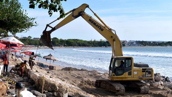 Upaya Penanganan Abrasi Pantai Kuta Terus Dikebut