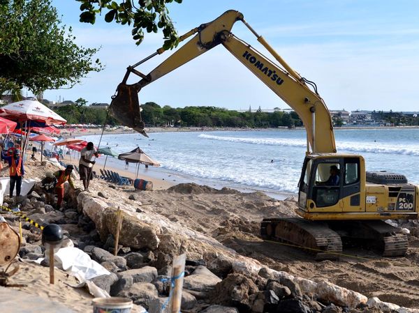 Upaya Penanganan Abrasi Pantai Kuta Terus Dikebut