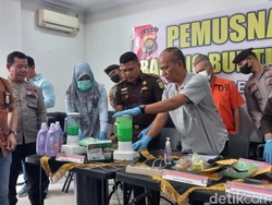 Polda Jambi Musnahkan Narkoba, Sabu Dicampur Detergen-Ekstasi Diblender