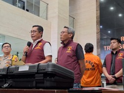 Berkas Lengkap, Polisi Limpahkan Dito Mahendra ke Kejari Jaksel