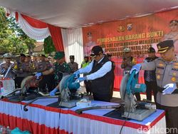 2.500 Liter Miras-Ratusan Knalpot Brong Dimusnahkan Jelang Nataru