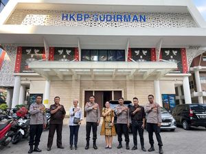 Kapolsek Cek 27 Gereja di Setiabudi Pastikan Keamanan Jelang Natal Kapolsek Cek 27 Gereja di Setiabudi Pastikan Keamanan Jelang Natal