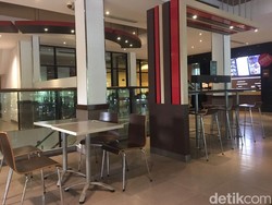 Kesedihan Karyawan Carls Jr Darmo Surabaya Tahu Resto Bakal Tutup Permanen