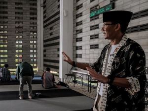 Sandiaga: Fenomena Turis Serbu Tempat Wisata Menurun Drastis Sandiaga: Fenomena Turis Serbu Tempat Wisata Menurun Drastis
