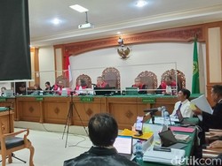 Ahli IT Ungkap Isi WA Antara yang Loloskan Calon Mahasiswa Titipan di Unud