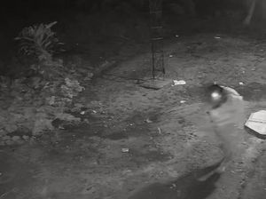 Pria di Asahan Terekam CCTV Maling di Rumah Tetangga, Ngaku untuk Judi Slot Pria di Asahan Terekam CCTV Maling di Rumah Tetangga, Ngaku untuk Judi Slot