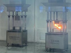 Lihat Pengujian Baterai LFP vs Nikel, Baterai Jenis Ini Langsung Meledak!