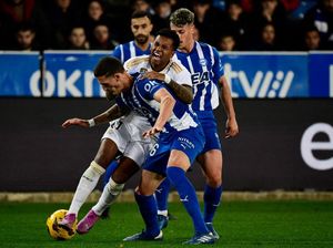 Rodrygo Cedera, Dipapah Keluar Lapangan Rodrygo Cedera, Dipapah Keluar Lapangan