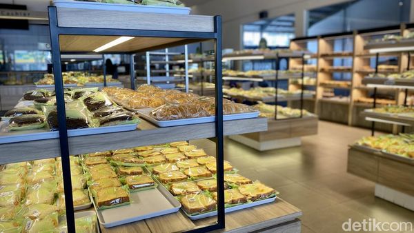 Bakery Legendaris Ini Punya Kue Lapis Semarang yang Cocok jadi Oleh-oleh