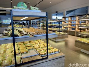 Bakery Legendaris Ini Punya Kue Lapis Semarang yang Cocok jadi Oleh-oleh Bakery Legendaris Ini Punya Kue Lapis Semarang yang Cocok jadi Oleh-oleh