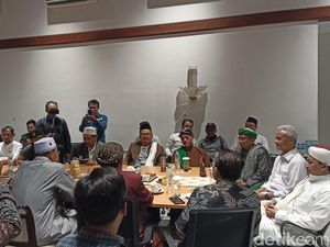 Ganjar Bertemu 24 Kiai-Nyai di Jakarta, Dititipkan Pesan Jaga NKRI