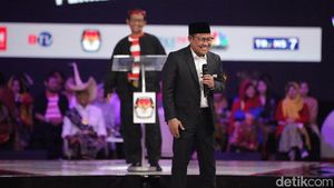 Foto-foto Cak Imin Maju dari Podium saat Tanggapi Gibran soal Investasi