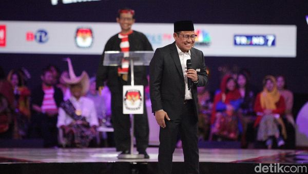 Foto-foto Cak Imin Maju dari Podium saat Tanggapi Gibran soal Investasi