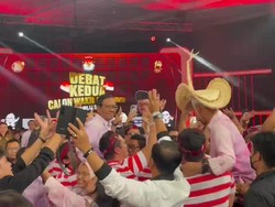 Momen Ganjar-Mahfud Diangkat Pendukung Usai Debat