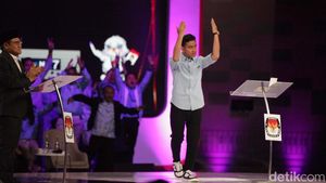 Gimik Gibran Semangati Pendukung
