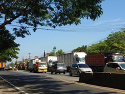 Mulai Malam Ini, Truk Nyeberang dari Pelabuhan Merak Dialihkan ke Ciwandan