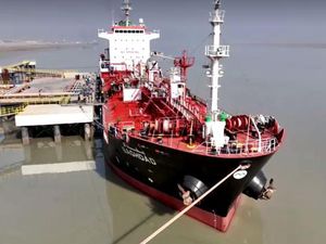 Irak Kirimkan 10 Juta Liter Bahan Bakar ke Gaza Lewat Mesir Irak Kirimkan 10 Juta Liter Bahan Bakar ke Gaza Lewat Mesir