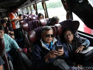 Jelang Libur Nataru, Terminal Pulo Gebang Ramai Pemudik