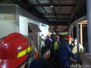 Kebakaran Rumah di Sidoarjo Tewaskan 1 Orang, Ada Ledakan Sebelum Terbakar