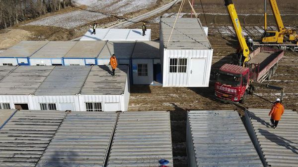 China Sulap Kontainer Jadi Rumah Sementara Korban Gempa