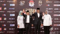 Lambaian Tangan Tiga Paslon Capres Cawapres