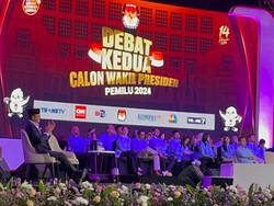 Momen Anies Tersenyum-Tepuk Tangan Saat Dengar Jawaban Cak Imin ke Gibran