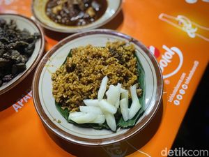 Mencicipi Kelezatan Nasi Goreng Babat Hengky yang Legendaris Mencicipi Kelezatan Nasi Goreng Babat Hengky yang Legendaris