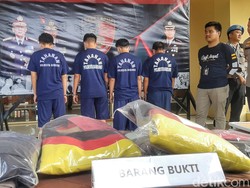 Penjara Menanti 4 Anggota Ormas yang Keroyok Polisi di Bandung