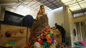 Gereja Katolik Kristus Raja Surabaya Bersolek Sambut Natal