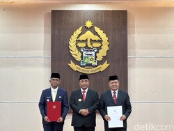 Pemprov Sulsel Serahkan SK Perpanjangan Masa Jabatan Pj Bupati Takalar