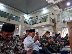Ada Debat Cawapres, Prabowo Tetap Kerja Rutin dan Salat Jumat di Kemhan