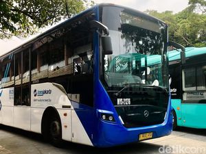 Catat! Ada Penyesuaian Rute TransJ dan Penutupan Halte Saat Malam Tahun Baru Catat! Ada Penyesuaian Rute TransJ dan Penutupan Halte Saat Malam Tahun Baru