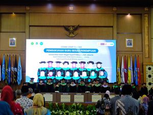 UIN Jakarta Torehkan Sejarah dengan Kukuhkan 16 Guru Besar Perempuan di Hari Ibu UIN Jakarta Torehkan Sejarah dengan Kukuhkan 16 Guru Besar Perempuan di Hari Ibu