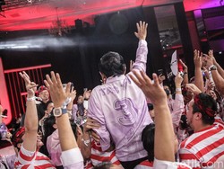 Mahfud Ganti Baju Tas Tes di Akhir Debat Cawapres