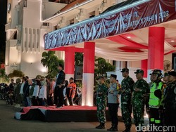 Walkot Eri Pimpin Apel dan Patroli Skala Besar Amankan Natal di Surabaya