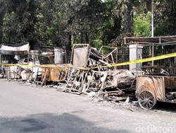 Diduga Dibakar, Belasan Lapak PKL di Taman Cibeunying Bandung Ludes