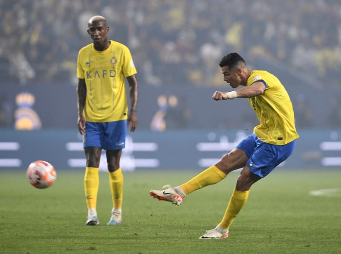 Soccer Football - Saudi Pro League - Al Nassr v Al Ettifaq - Al-Awwal Park, Riyadh, Saudi Arabia - December 22, 2023 Al Nassr's Cristiano Ronaldo in action REUTERS/Stringer