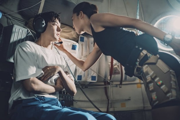 Drama Korea romantis terbaru 2024, When the Stars Gossip/ Foto: Netflix