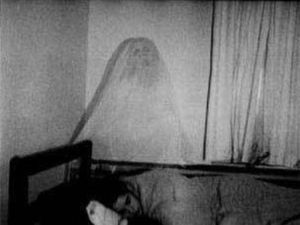 Deretan Foto Penampakan Hantu yang Seram dan Bikin Takut Deretan Foto Penampakan Hantu yang Seram dan Bikin Takut